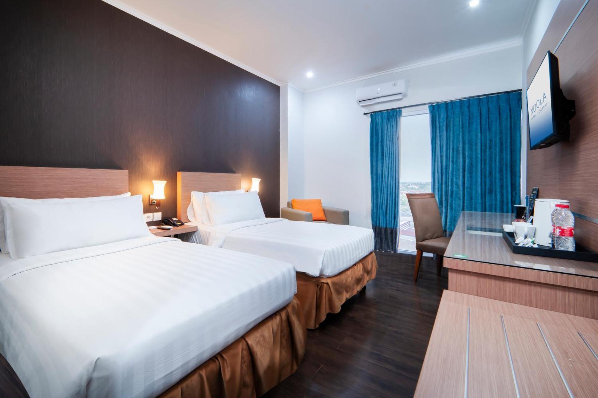 Noola Hotel Cilacap Exterior foto
